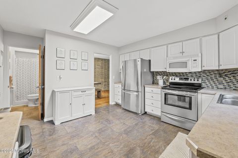 Tiny photo for 1626 Glenfield Lane, Toledo, OH 43614 (MLS # 10002363)