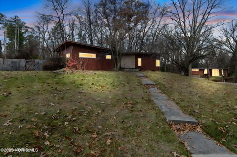 Tiny photo for 1626 Glenfield Lane, Toledo, OH 43614 (MLS # 10002363)