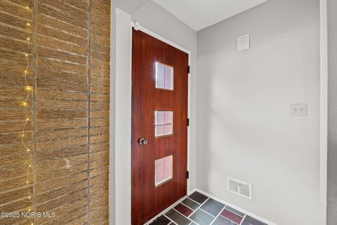 Tiny photo for 1626 Glenfield Lane, Toledo, OH 43614 (MLS # 10002363)