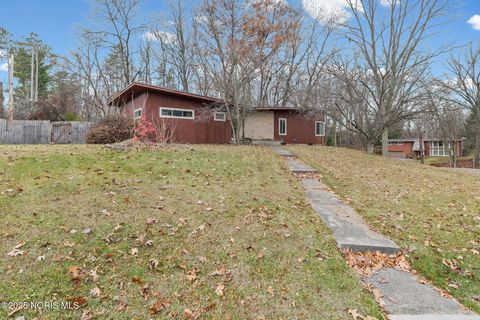 Photo of 1626 Glenfield Lane, Toledo, OH 43614 (MLS # 10002363)
