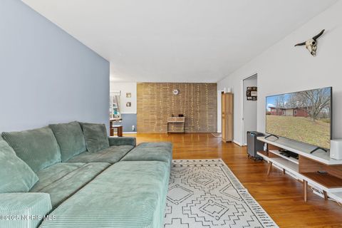 Tiny photo for 1626 Glenfield Lane, Toledo, OH 43614 (MLS # 10002363)