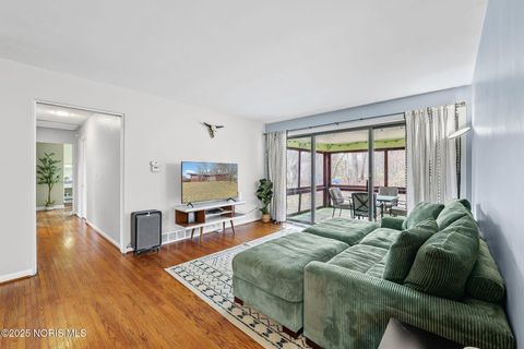 Tiny photo for 1626 Glenfield Lane, Toledo, OH 43614 (MLS # 10002363)