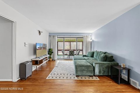 Tiny photo for 1626 Glenfield Lane, Toledo, OH 43614 (MLS # 10002363)