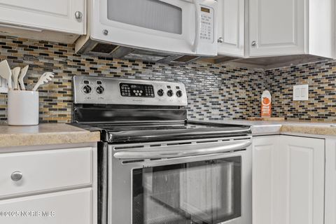 Tiny photo for 1626 Glenfield Lane, Toledo, OH 43614 (MLS # 10002363)