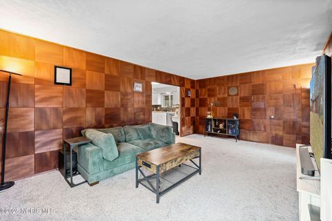 Tiny photo for 1626 Glenfield Lane, Toledo, OH 43614 (MLS # 10002363)