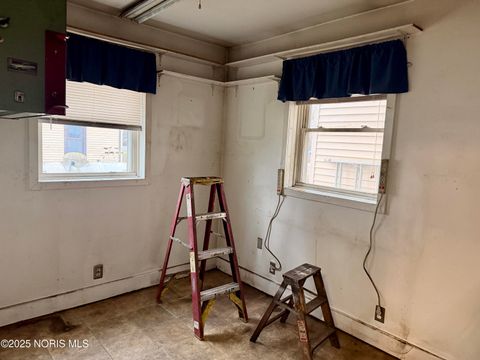 Tiny photo for 1001 Oak Street, Woodville, OH 43469 (MLS # 10002464)