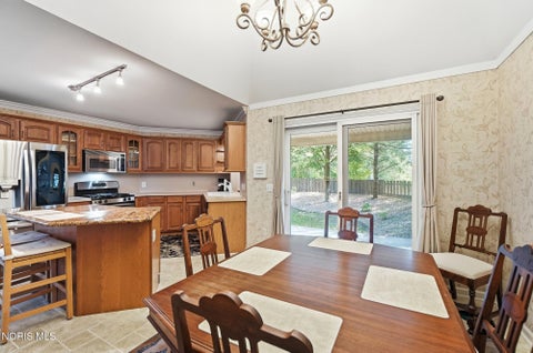 Tiny photo for 2214 Woods Edge Court, Toledo, OH 43615 (MLS # 10012692)
