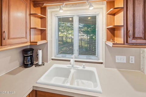 Tiny photo for 2214 Woods Edge Court, Toledo, OH 43615 (MLS # 10012692)