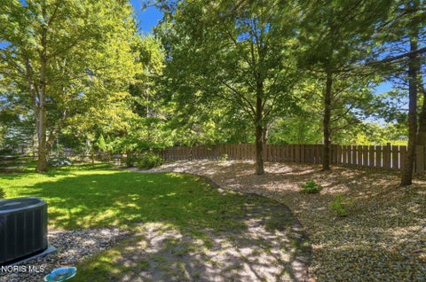 Tiny photo for 2214 Woods Edge Court, Toledo, OH 43615 (MLS # 10012692)