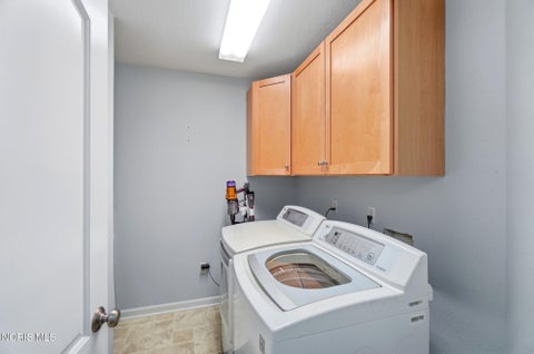 Tiny photo for 2214 Woods Edge Court, Toledo, OH 43615 (MLS # 10012692)