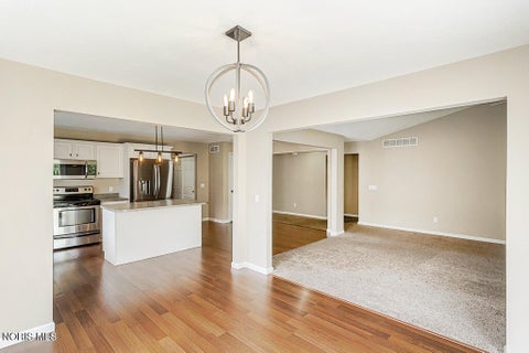 Tiny photo for 4820 Laurel Hill Place, Toledo, OH 43614 (MLS # 10012679)