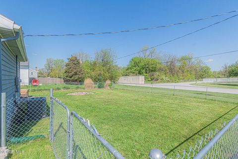 Tiny photo for 2637 Coveview Drive, Toledo, OH 43611 (MLS # 10008263)