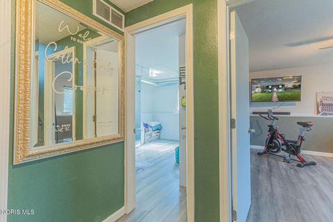 Tiny photo for 2637 Coveview Drive, Toledo, OH 43611 (MLS # 10008263)