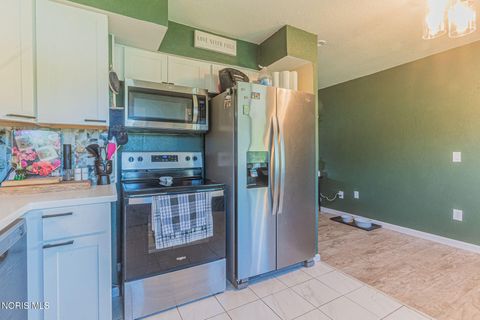 Tiny photo for 2637 Coveview Drive, Toledo, OH 43611 (MLS # 10008263)