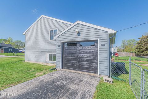 Tiny photo for 2637 Coveview Drive, Toledo, OH 43611 (MLS # 10008263)