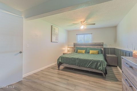 Tiny photo for 2637 Coveview Drive, Toledo, OH 43611 (MLS # 10008263)