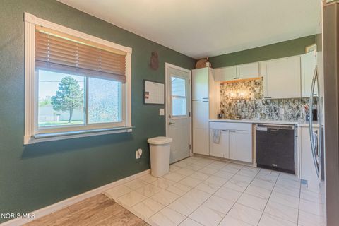 Tiny photo for 2637 Coveview Drive, Toledo, OH 43611 (MLS # 10008263)