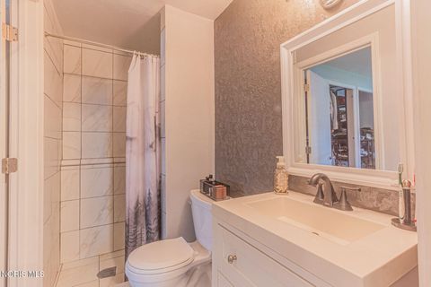 Tiny photo for 2637 Coveview Drive, Toledo, OH 43611 (MLS # 10008263)