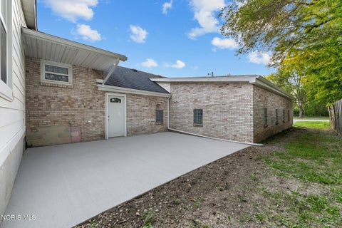 Tiny photo for 28960 N Fostoria Road, Millbury, OH 43447 (MLS # 10008533)
