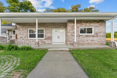 Tiny photo for 28960 N Fostoria Road, Millbury, OH 43447 (MLS # 10008533)