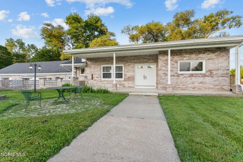 Tiny photo for 28960 N Fostoria Road, Millbury, OH 43447 (MLS # 10008533)