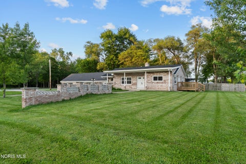 Tiny photo for 28960 N Fostoria Road, Millbury, OH 43447 (MLS # 10008533)