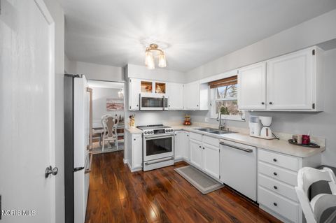 Tiny photo for 7817 Shaftesbury Drive, Sylvania, OH 43560 (MLS # 10004355)