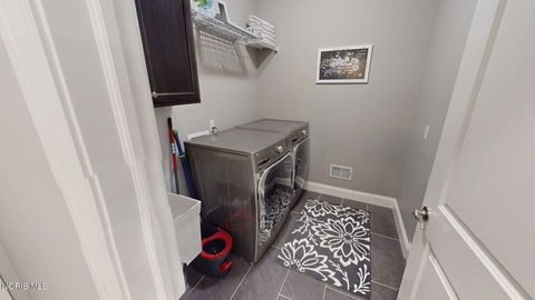 Tiny photo for 8320 Sycamore Woods Lane, Holland, OH 43528 (MLS # 10006963)