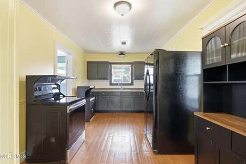 Tiny photo for 516 Maple Street, Fostoria, OH 44830 (MLS # 10011694)