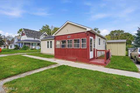 Tiny photo for 516 Maple Street, Fostoria, OH 44830 (MLS # 10011694)