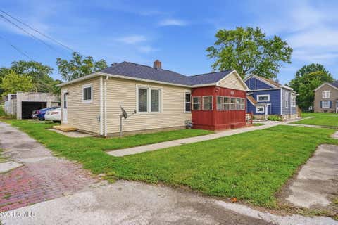 Tiny photo for 516 Maple Street, Fostoria, OH 44830 (MLS # 10011694)