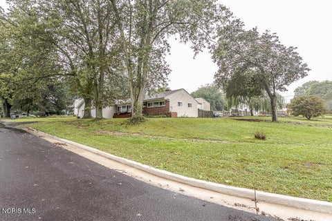 Tiny photo for 4805 Paisley Road, Toledo, OH 43615 (MLS # 10013623)