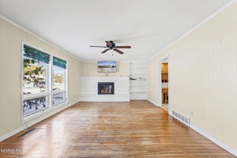 Tiny photo for 1421 Conneaut Avenue, Bowling Green, OH 43402 (MLS # 10005799)