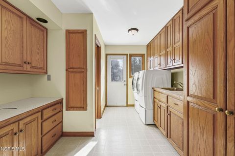 Tiny photo for 1421 Conneaut Avenue, Bowling Green, OH 43402 (MLS # 10005799)