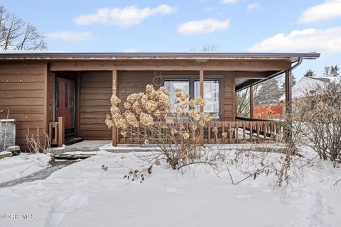 Tiny photo for 1421 Conneaut Avenue, Bowling Green, OH 43402 (MLS # 10005799)