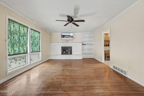 Tiny photo for 1421 Conneaut Avenue, Bowling Green, OH 43402 (MLS # 10005799)