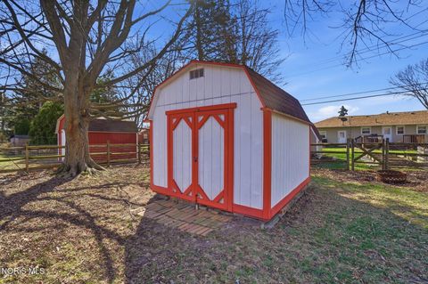 Tiny photo for 5874 Taylor Avenue, Walbridge, OH 43465 (MLS # 10005608)