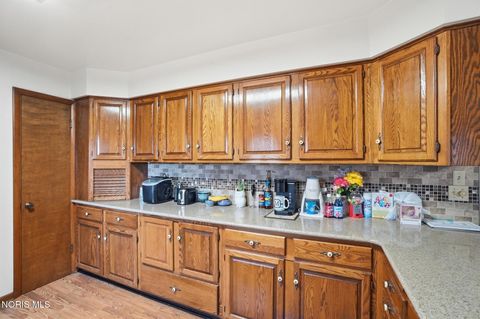 Tiny photo for 5874 Taylor Avenue, Walbridge, OH 43465 (MLS # 10005608)