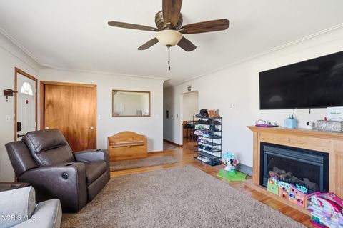 Tiny photo for 5874 Taylor Avenue, Walbridge, OH 43465 (MLS # 10005608)