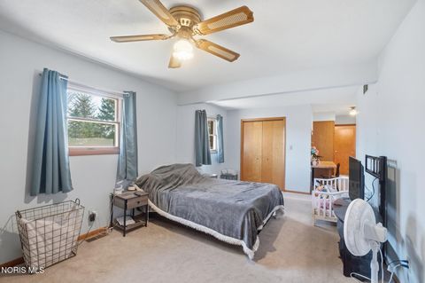 Tiny photo for 5874 Taylor Avenue, Walbridge, OH 43465 (MLS # 10005608)