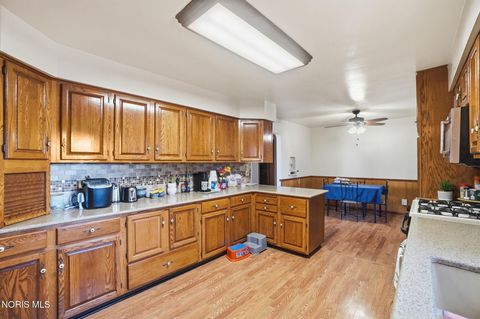 Tiny photo for 5874 Taylor Avenue, Walbridge, OH 43465 (MLS # 10005608)