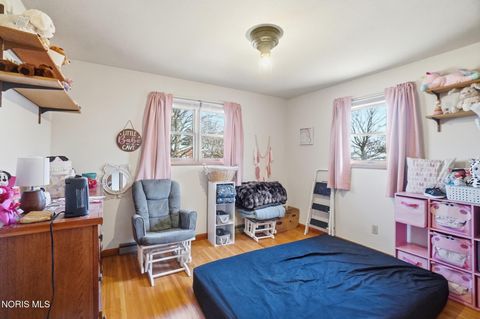 Tiny photo for 5874 Taylor Avenue, Walbridge, OH 43465 (MLS # 10005608)