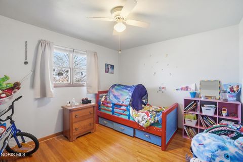 Tiny photo for 5874 Taylor Avenue, Walbridge, OH 43465 (MLS # 10005608)