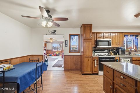 Tiny photo for 5874 Taylor Avenue, Walbridge, OH 43465 (MLS # 10005608)