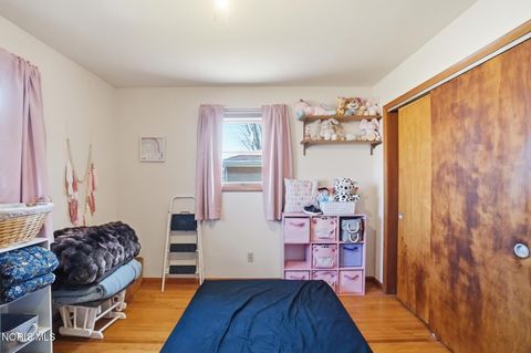 Tiny photo for 5874 Taylor Avenue, Walbridge, OH 43465 (MLS # 10005608)