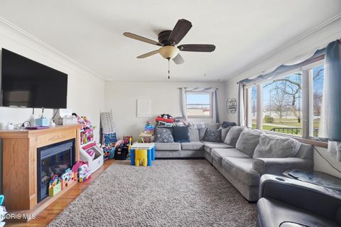 Tiny photo for 5874 Taylor Avenue, Walbridge, OH 43465 (MLS # 10005608)