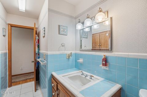 Tiny photo for 5874 Taylor Avenue, Walbridge, OH 43465 (MLS # 10005608)