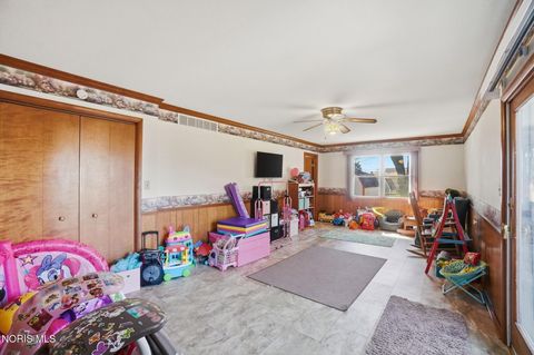 Tiny photo for 5874 Taylor Avenue, Walbridge, OH 43465 (MLS # 10005608)