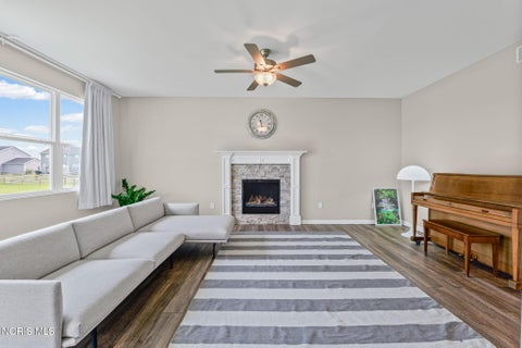Tiny photo for 199 Valley Hall Drive, Perrysburg, OH 43551 (MLS # 10008926)
