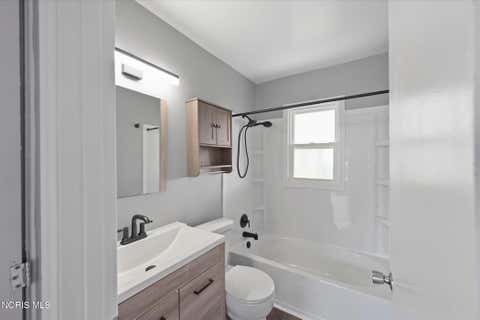 Tiny photo for 2730 104th Street, Toledo, OH 43611 (MLS # 10011441)